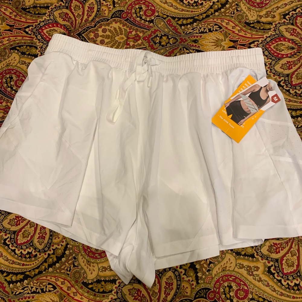 Avia ladies white skort size medium NWT